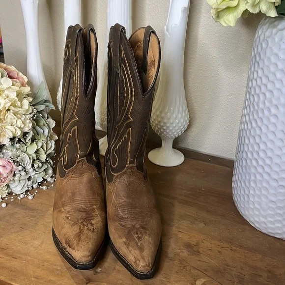 Laredo Women’s 6.5 cowgirl boots. - Picture 2 of 7